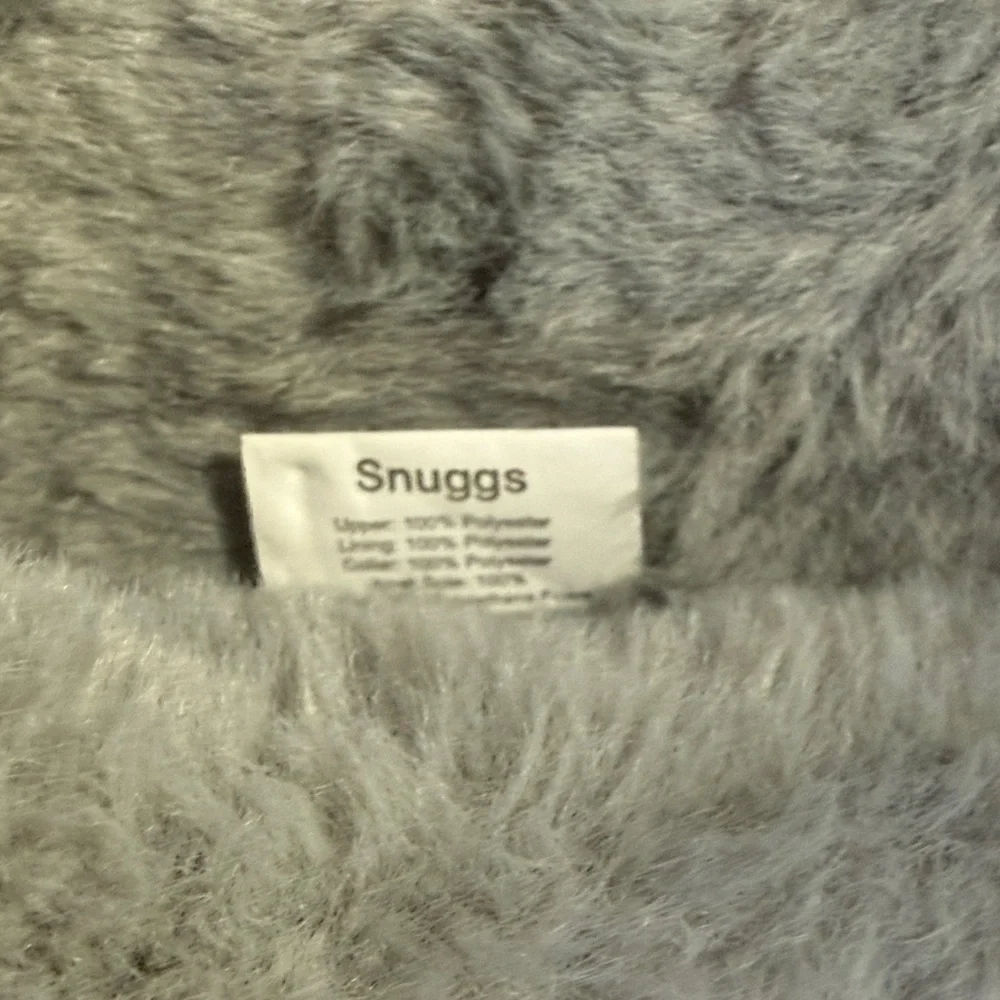 Snuggs Shitzu Dog Print Fluffy Gray Slippers New No Tags - Picture 2 of 8